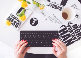 red-hands-woman-creative