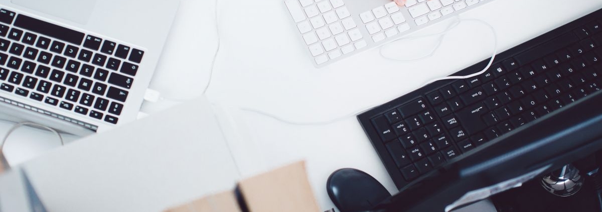 apple-desk-office-working-8841