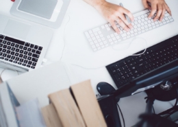 apple-desk-office-working-8841