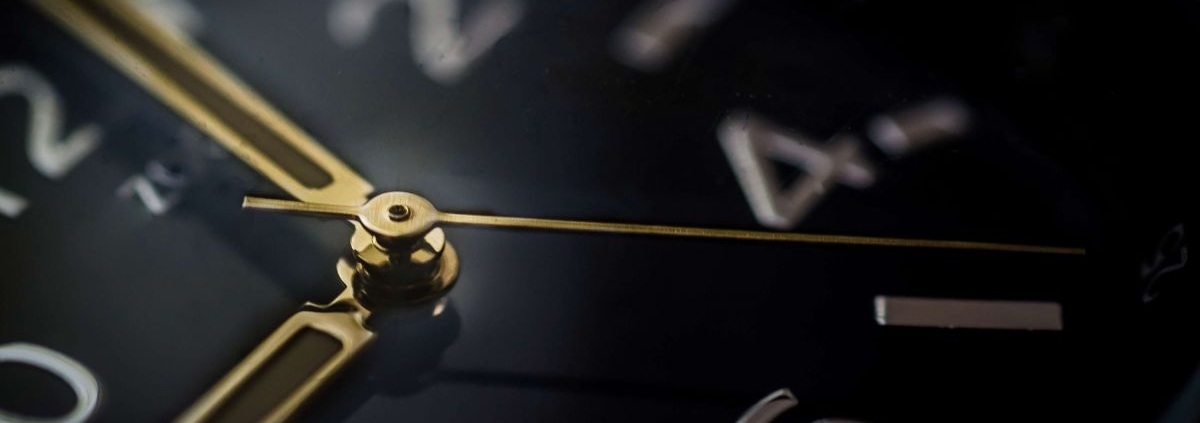 Как поменять формат даты и времени в WordPress 1 glass-time-watch-business