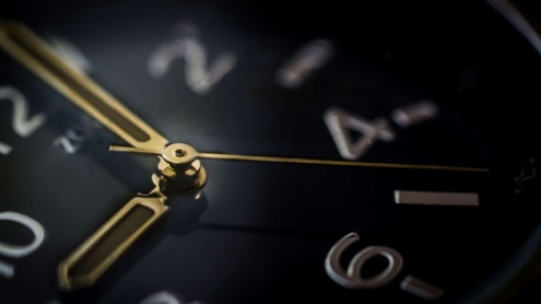 glass-time-watch-business