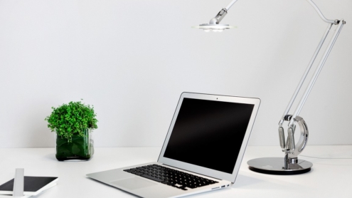 anglepoise_typec-desk_lamp_lifestyle