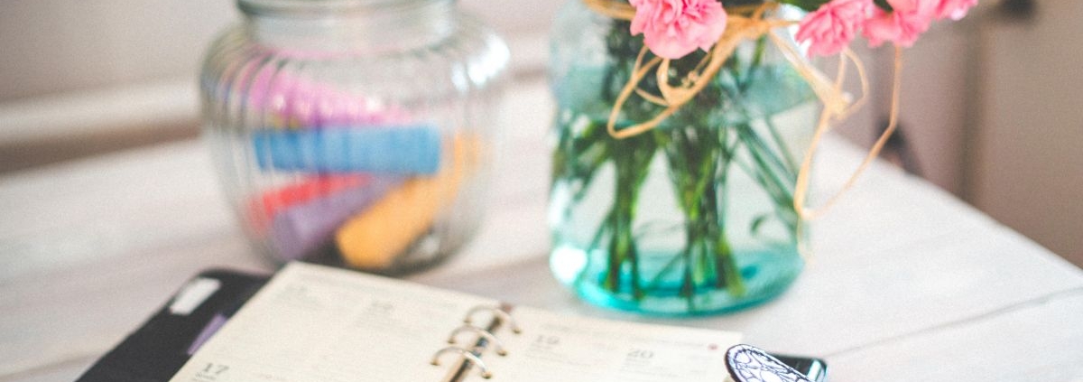 flowers-desk-office-vintage