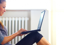 woman-writing-laptop-virtuagym